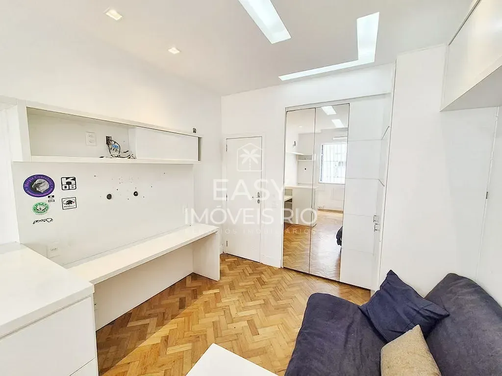 Apartamento sin amueblar con 4 dormitorios y balcón de vidrio — photo 22