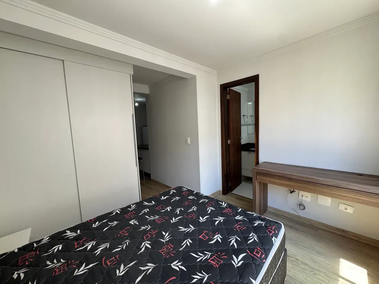 1-bedroom apartment with open kitchen and gas stove — photo 5
