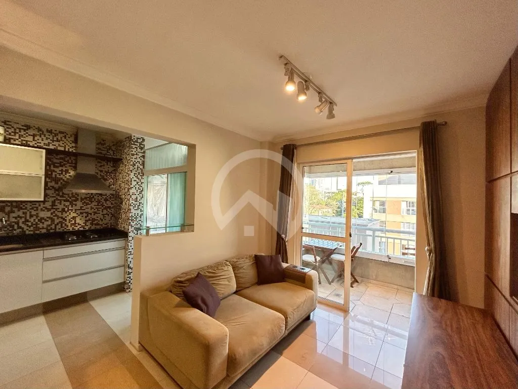 Balcony with a grill in a 2-bedroom apartment, 67 m²