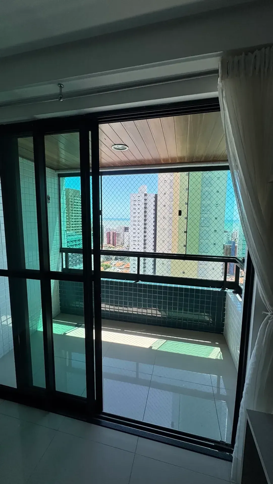 Apartment on the 18th floor with a washing machine — photo 10