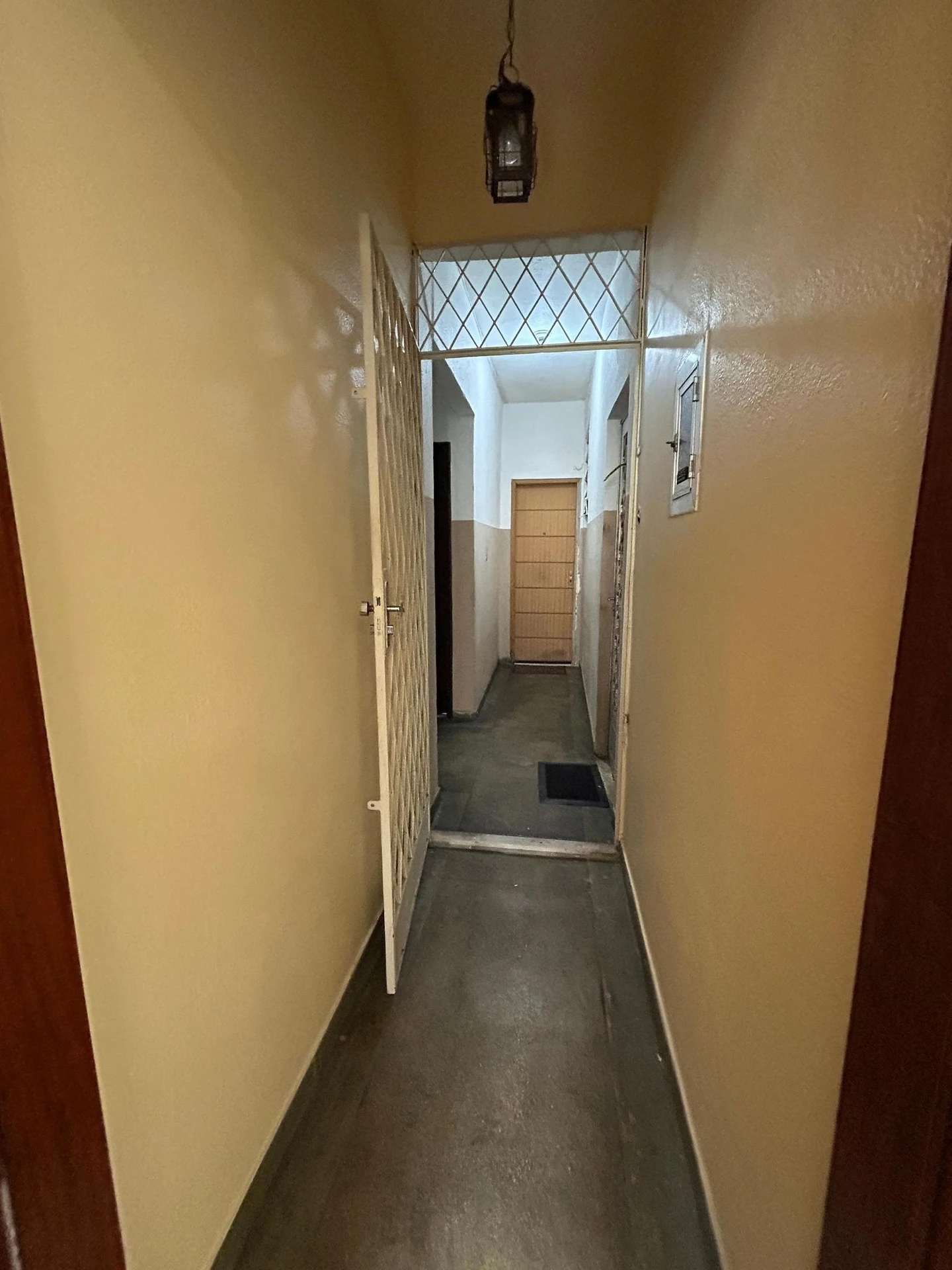Unfurnished 1-bedroom apartment with 1 parking space — photo 25