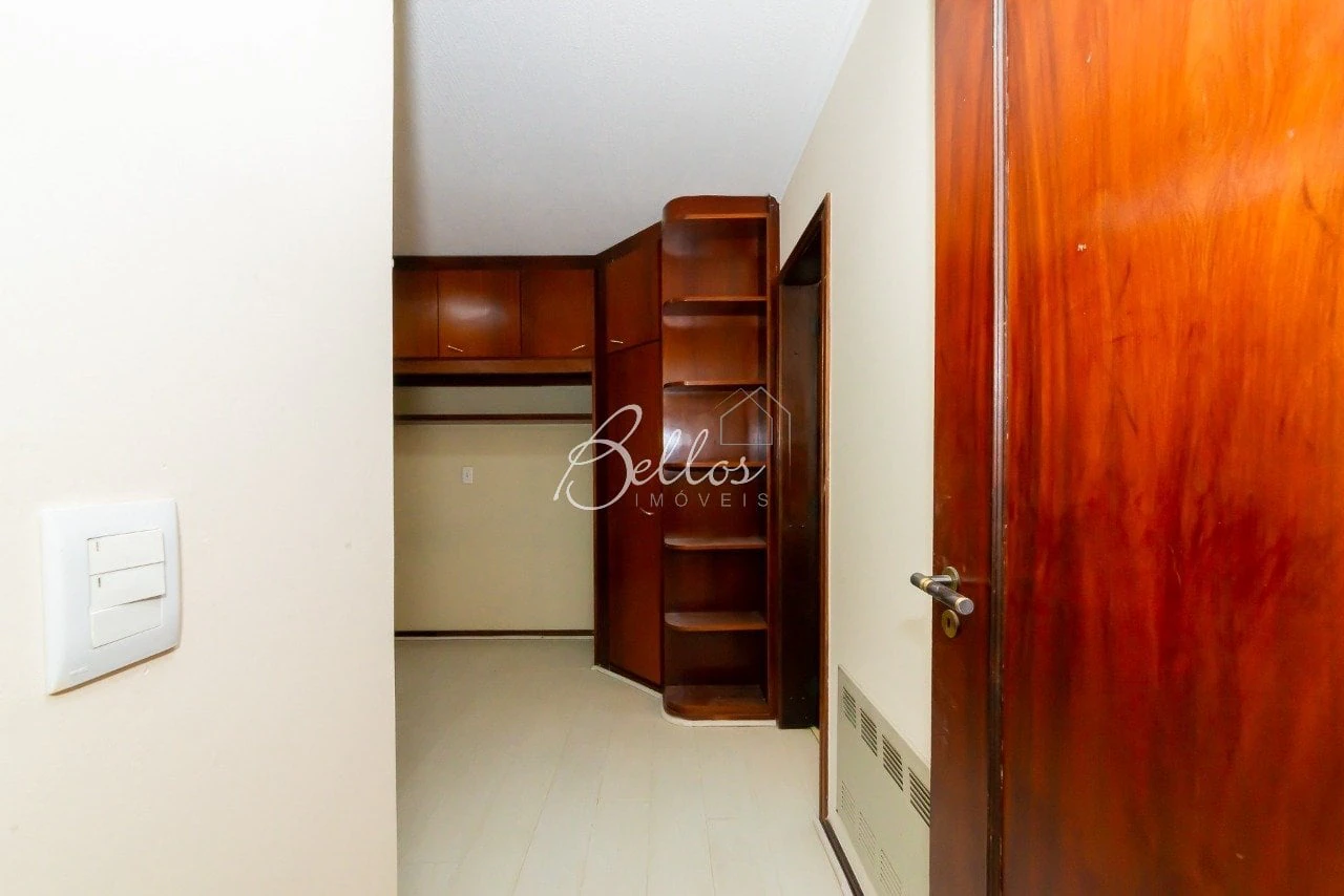 3-bedroom apartment with a bathtub — photo 12