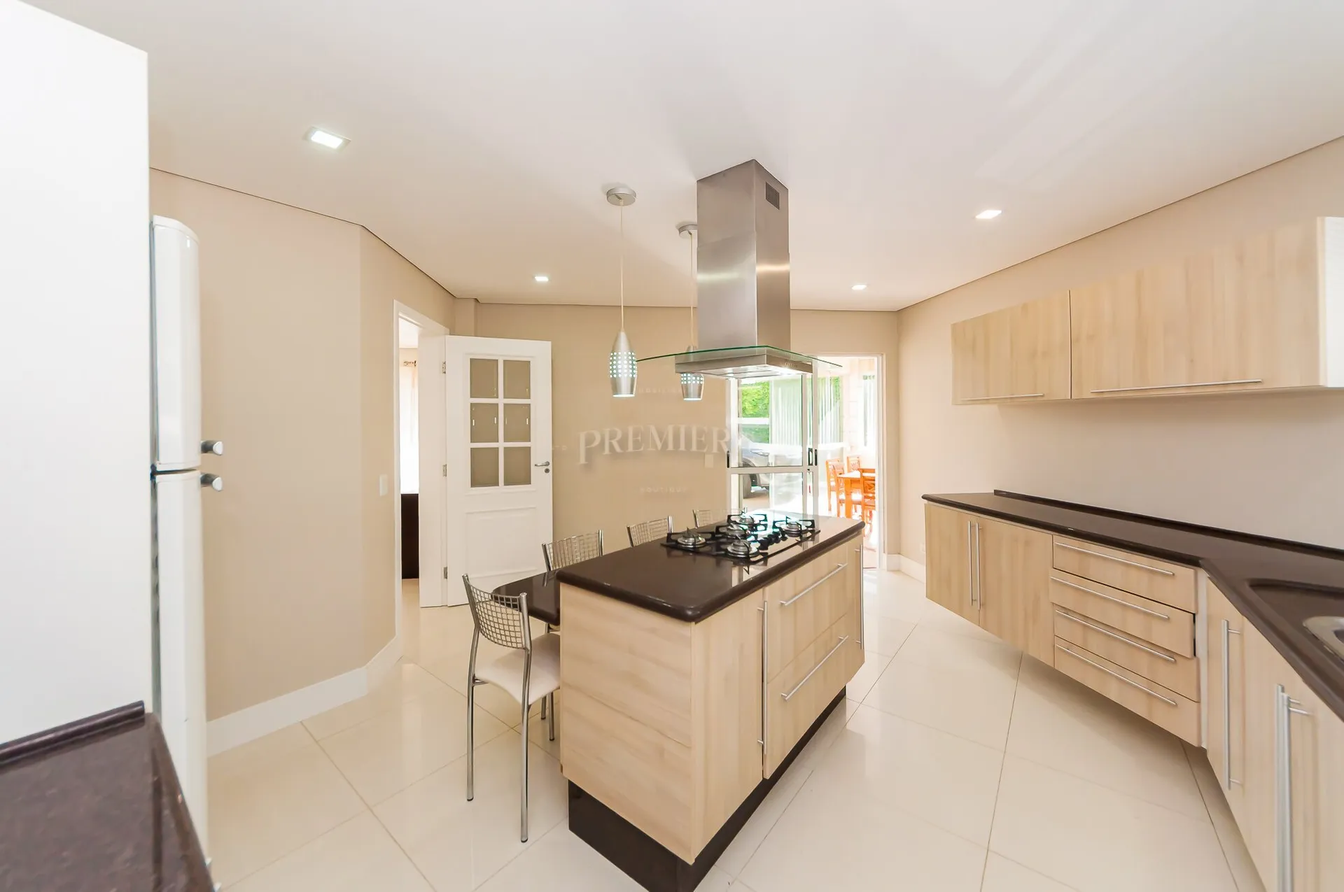 Furnished house with 613 m², 3 en-suite bedrooms — photo 17