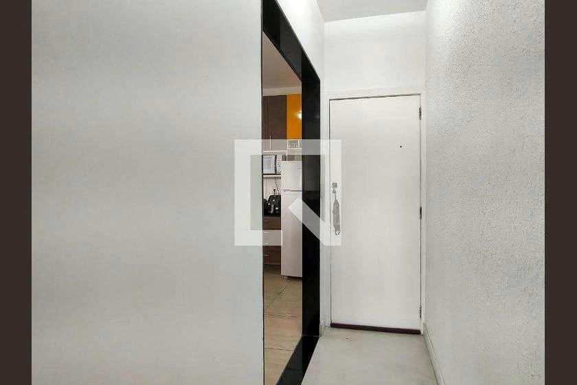 Apartamento de 2 quartos com box de vidro e ducha elétrica — photo 24