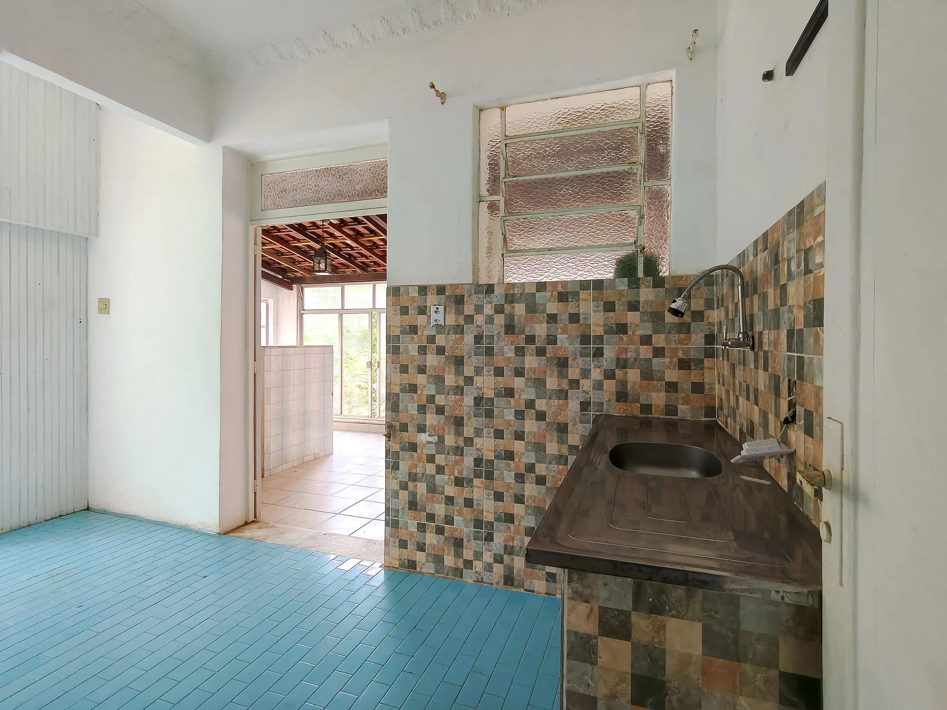 2-bedroom apartment with 2 bathrooms and mountain views — photo 21