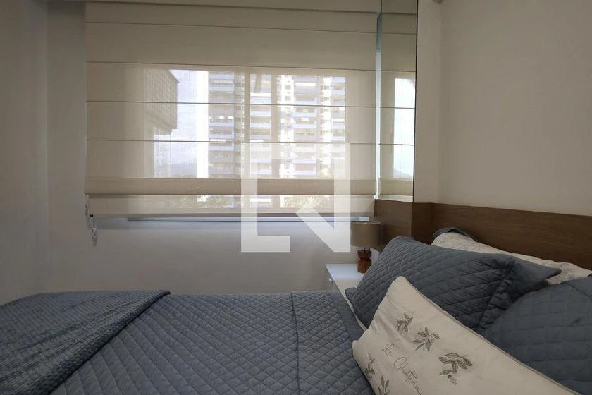 3-bedroom apartment with a walk-in closet — photo 47