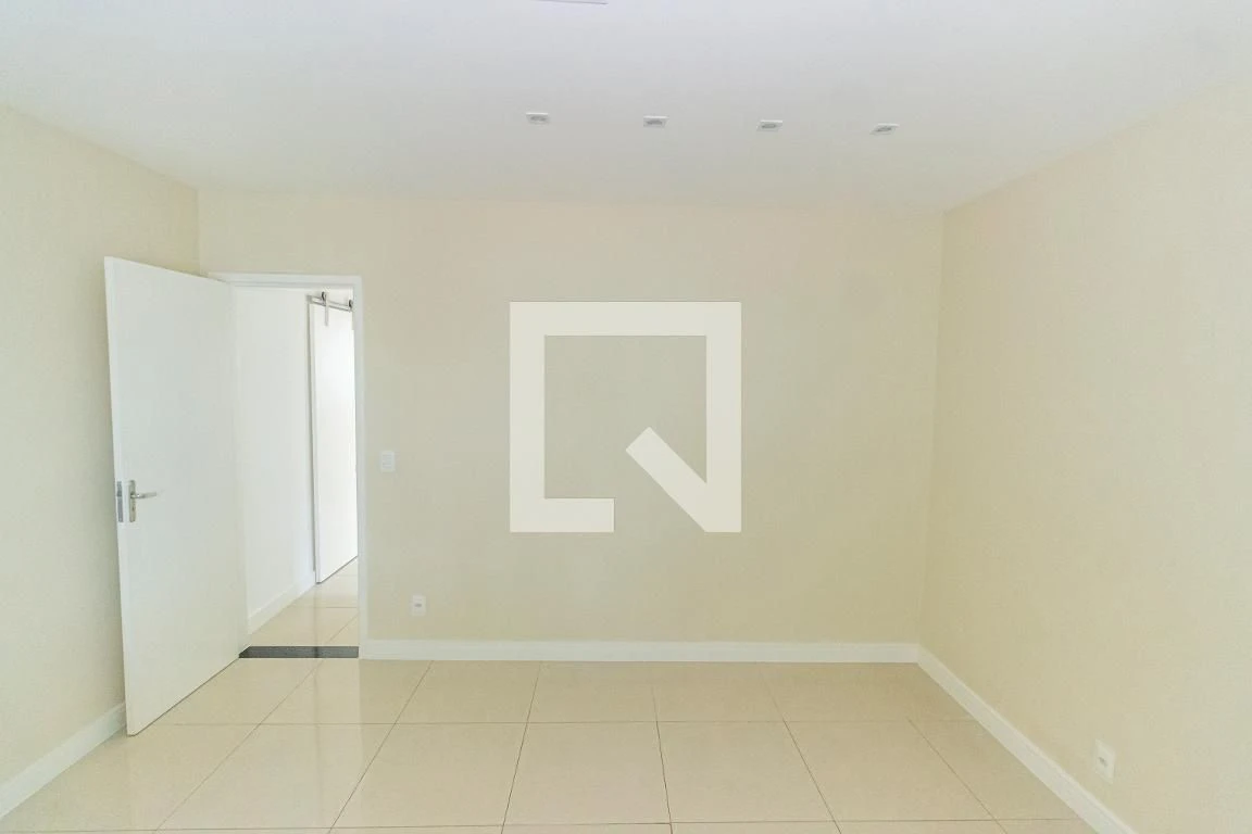 420 m² house with a jacuzzi and a private pool — photo 10
