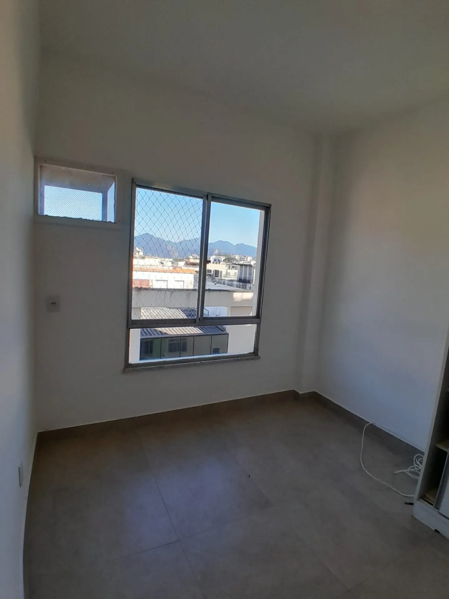 2-bedroom apartment with open-plan kitchen and balcony — photo 28