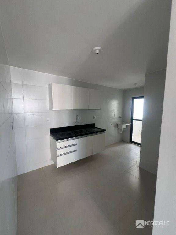 3-bedroom apartment with en-suite and 2 parking spots — photo 2
