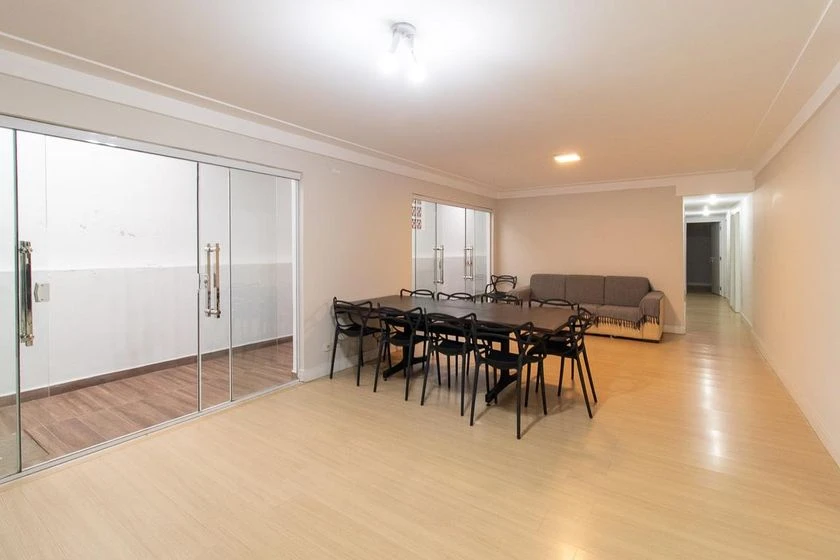 Unfurnished house with 5 bedrooms and private garden — photo 7