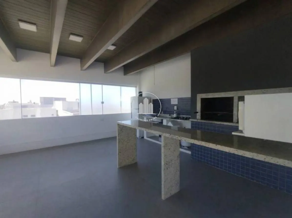 4-bedroom apartment in a building with a pool — photo 28