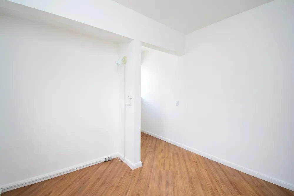 3-bedroom apartment with a bathtub in Curitiba — photo 18
