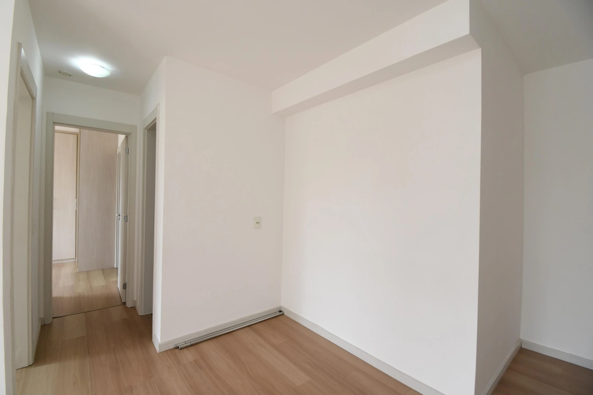 2-bedroom apartment with wood or laminate floors — photo 36