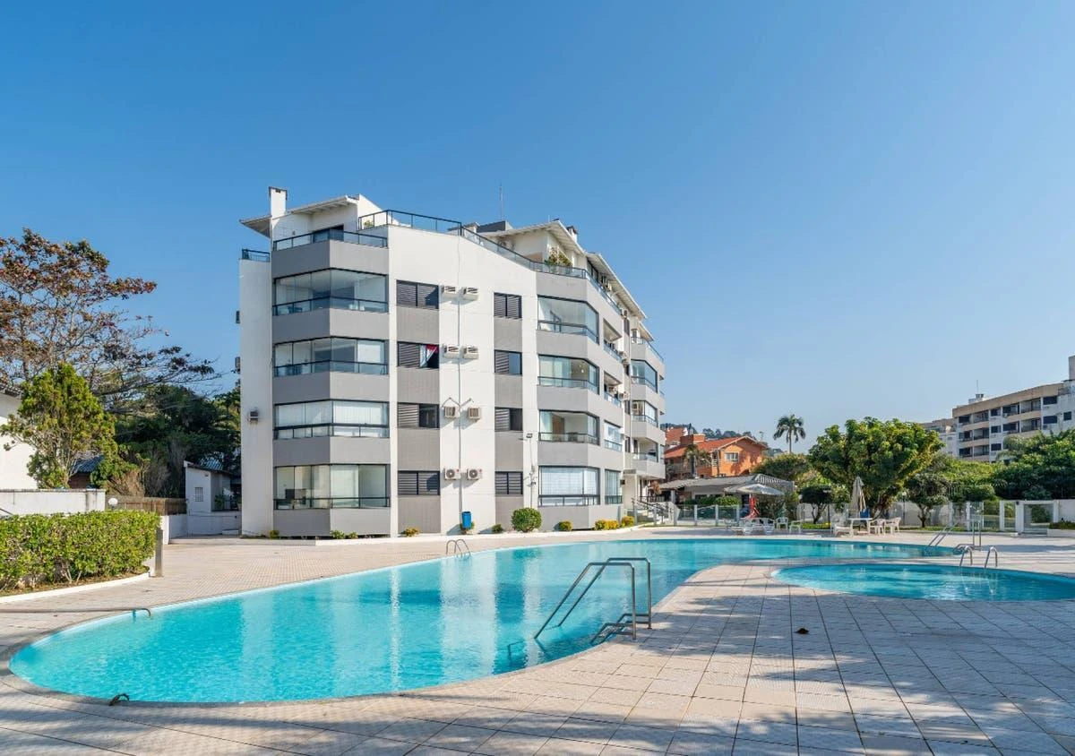 Furnished apartment, 84 m², with a glass-enclosed balcony — photo 30