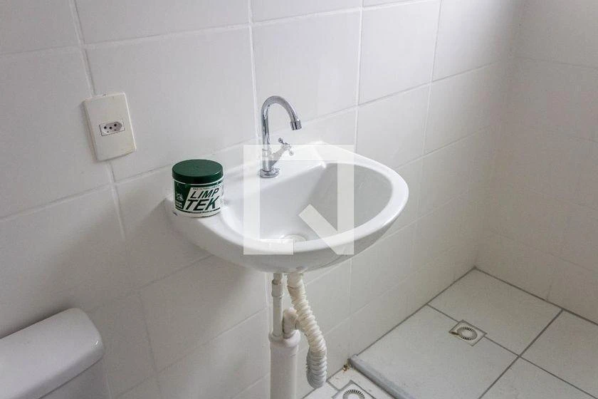 2-bedroom apartment in a building with a gym — photo 14