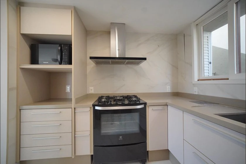 Rental house with 4 bedrooms, 2 en-suites and garden — photo 8