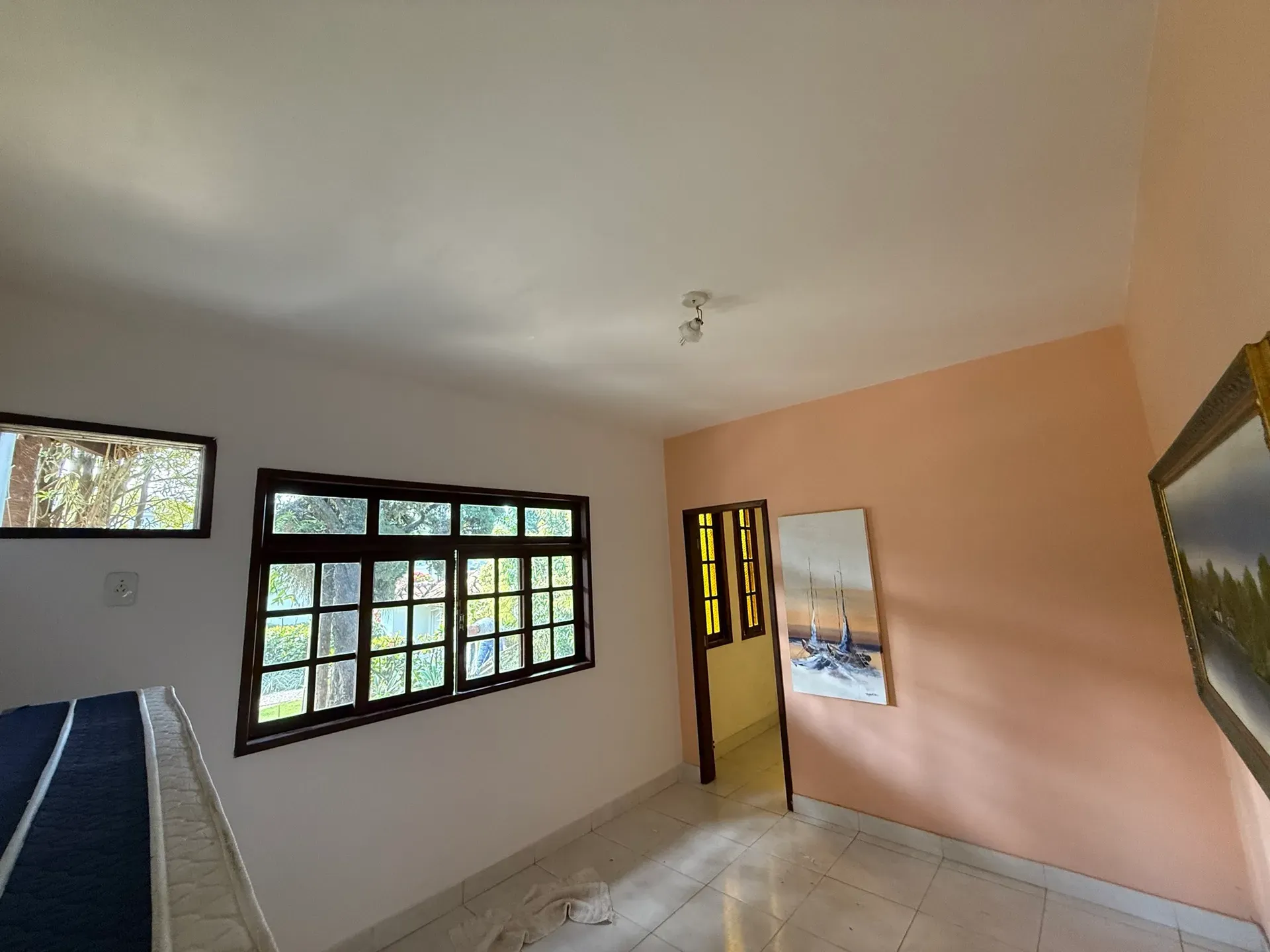 Furnished house, 350 m², with a glass-enclosed balcony — photo 17