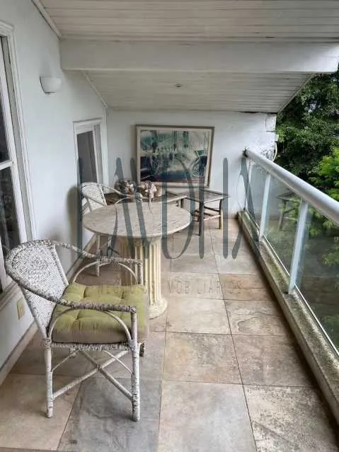 Furnished house with 6 bedrooms, 6 bathrooms and garden — photo 30