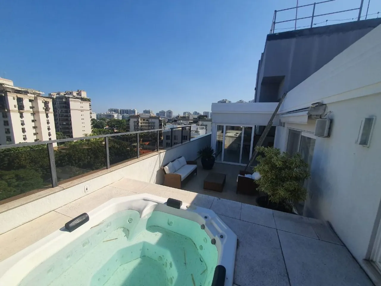 Unfurnished penthouse with 4 bedrooms and floor-to-ceiling windows — photo 4