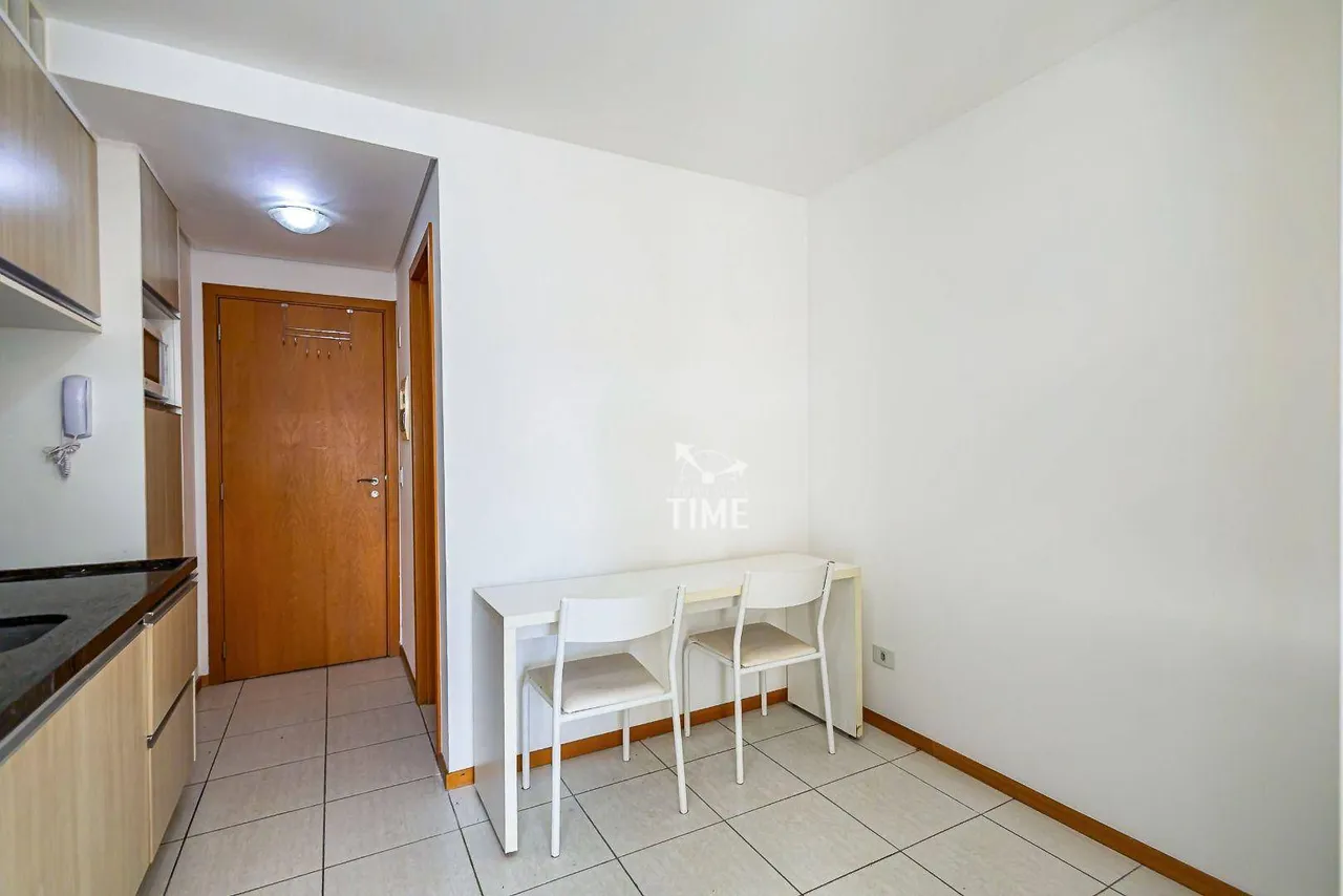 Furnished 1-bedroom apartment with open kitchen — photo 4