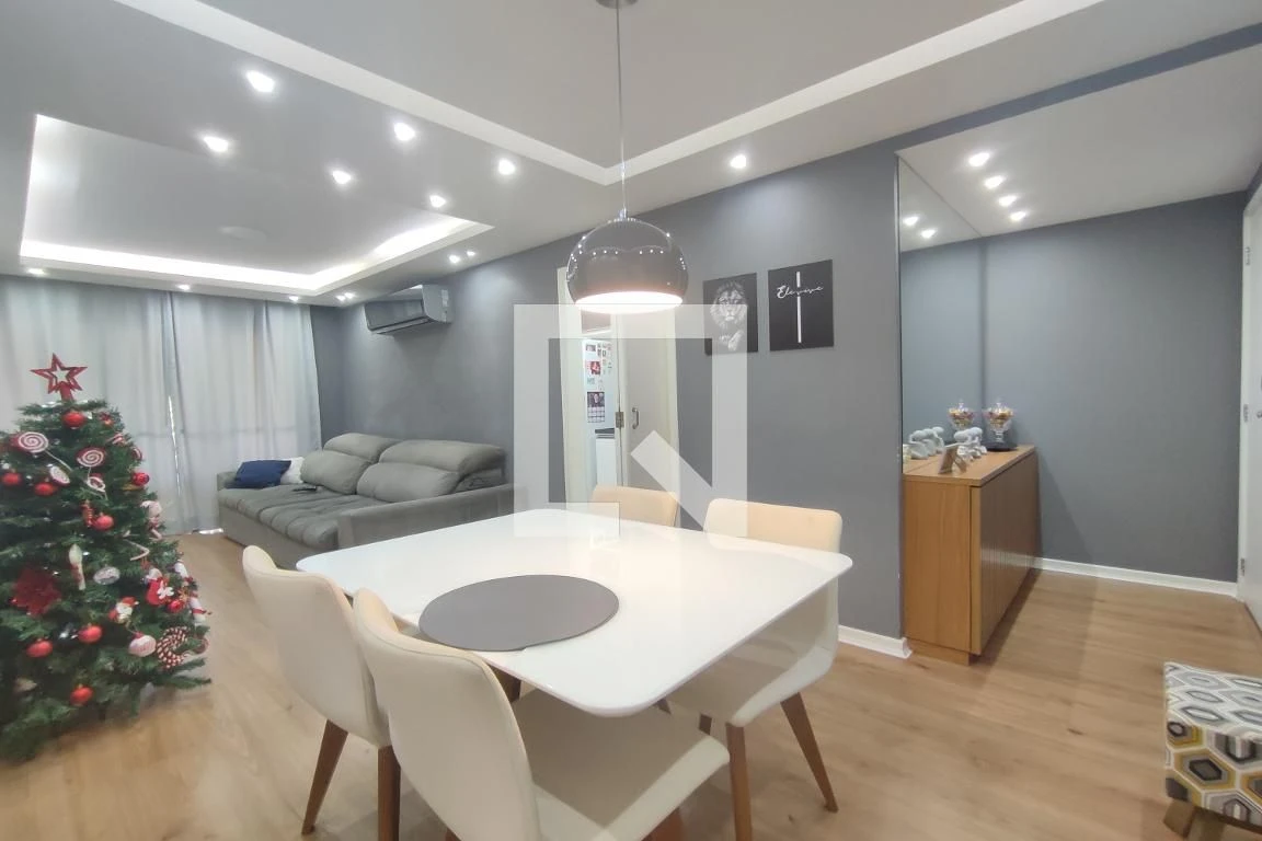 Apartamento de 89 m² com janelas do piso ao teto e closet — photo 65