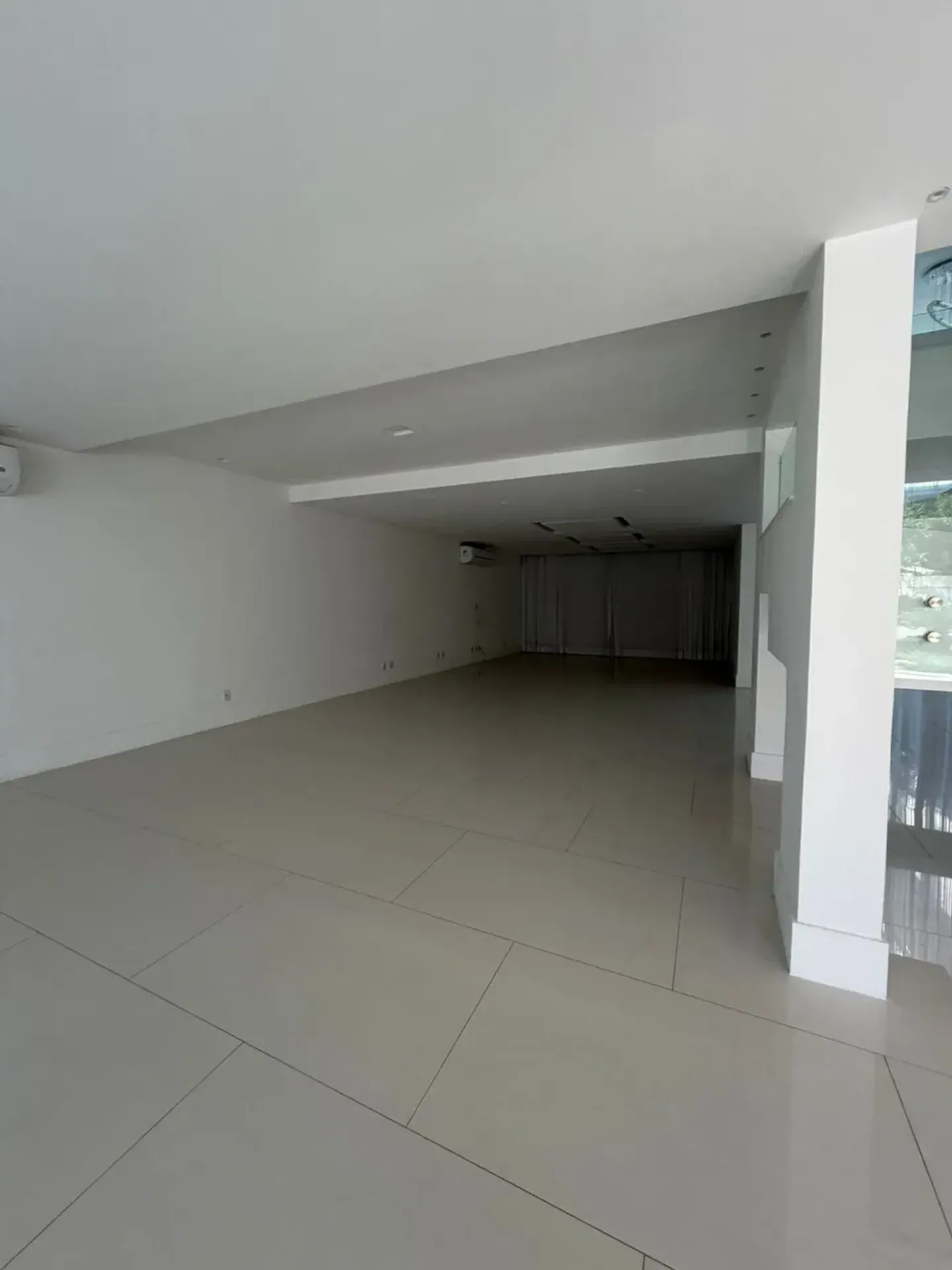 Rental and sale house with 5 bedrooms and 5 bathrooms — photo 17