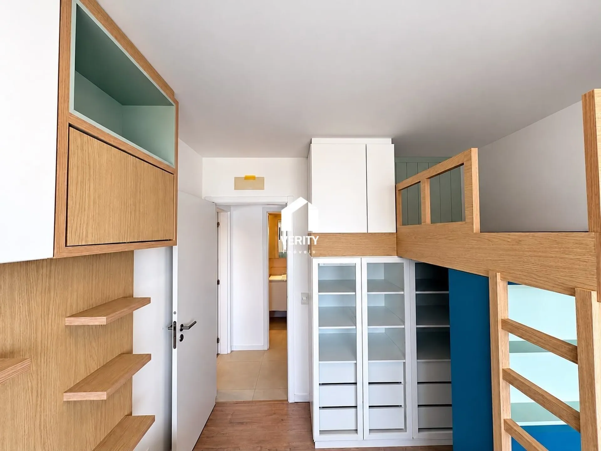 Apartment, 94 m², with a grill on the balcony — photo 31