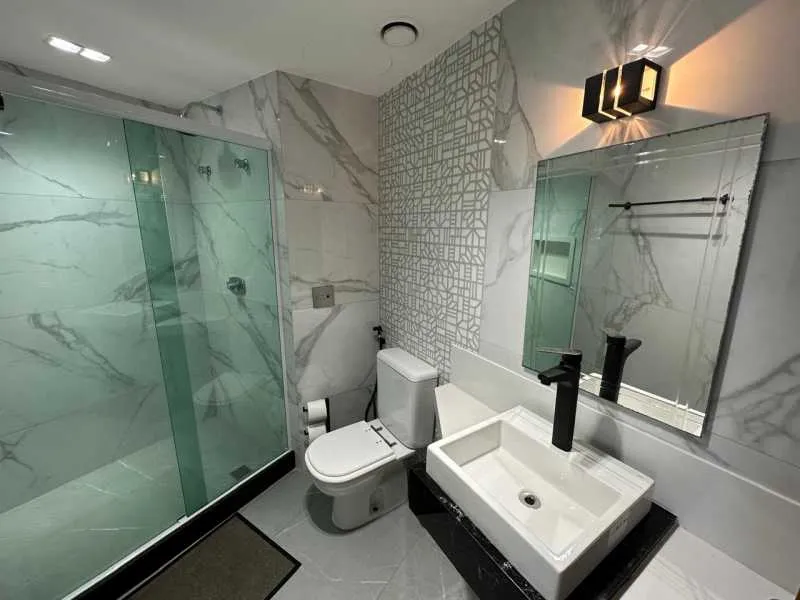 Furnished 1-bedroom, 1-bath apartment with parking — photo 10