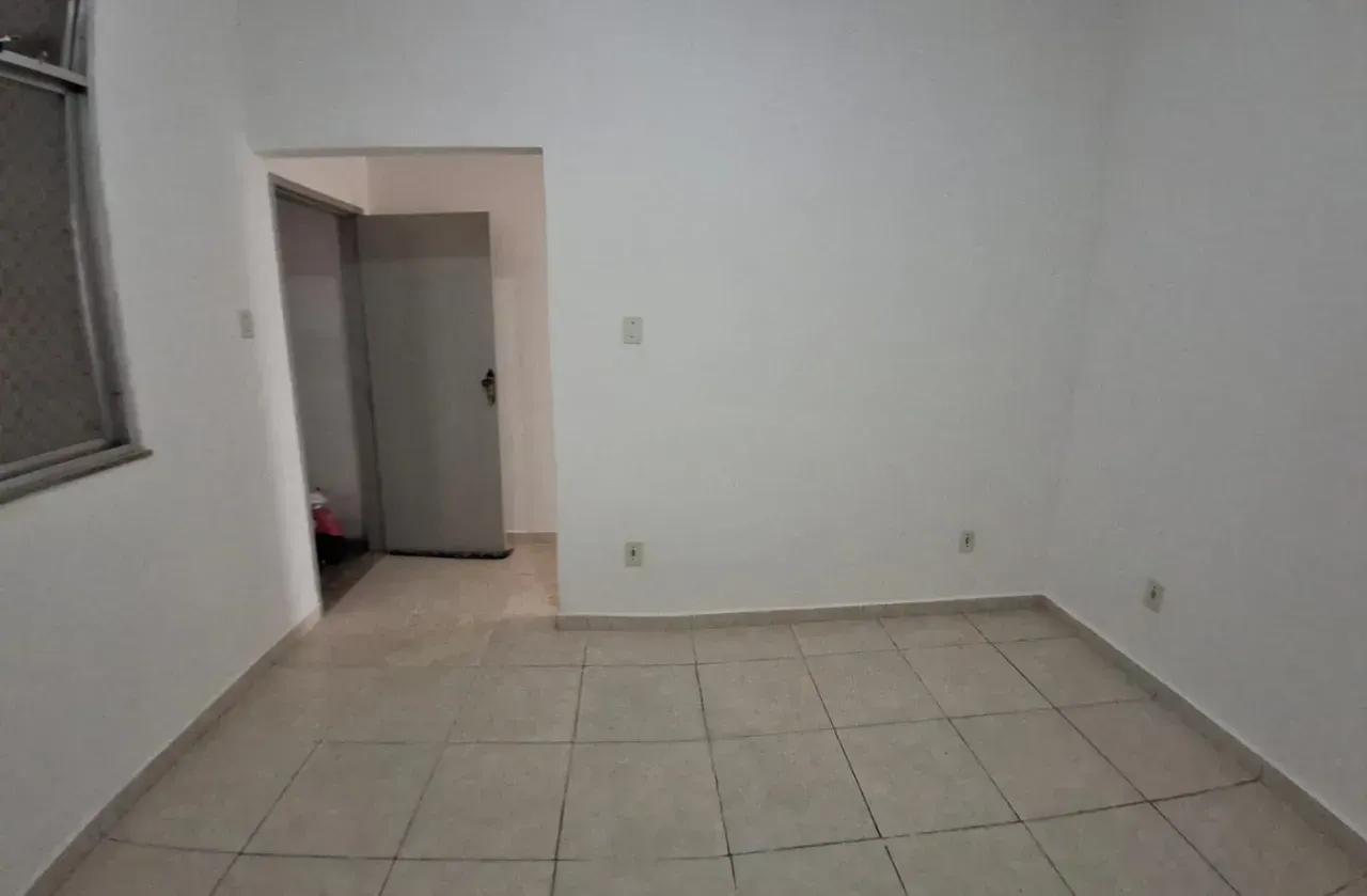 2-bedroom apartment with 1 bathroom, no parking — photo 5