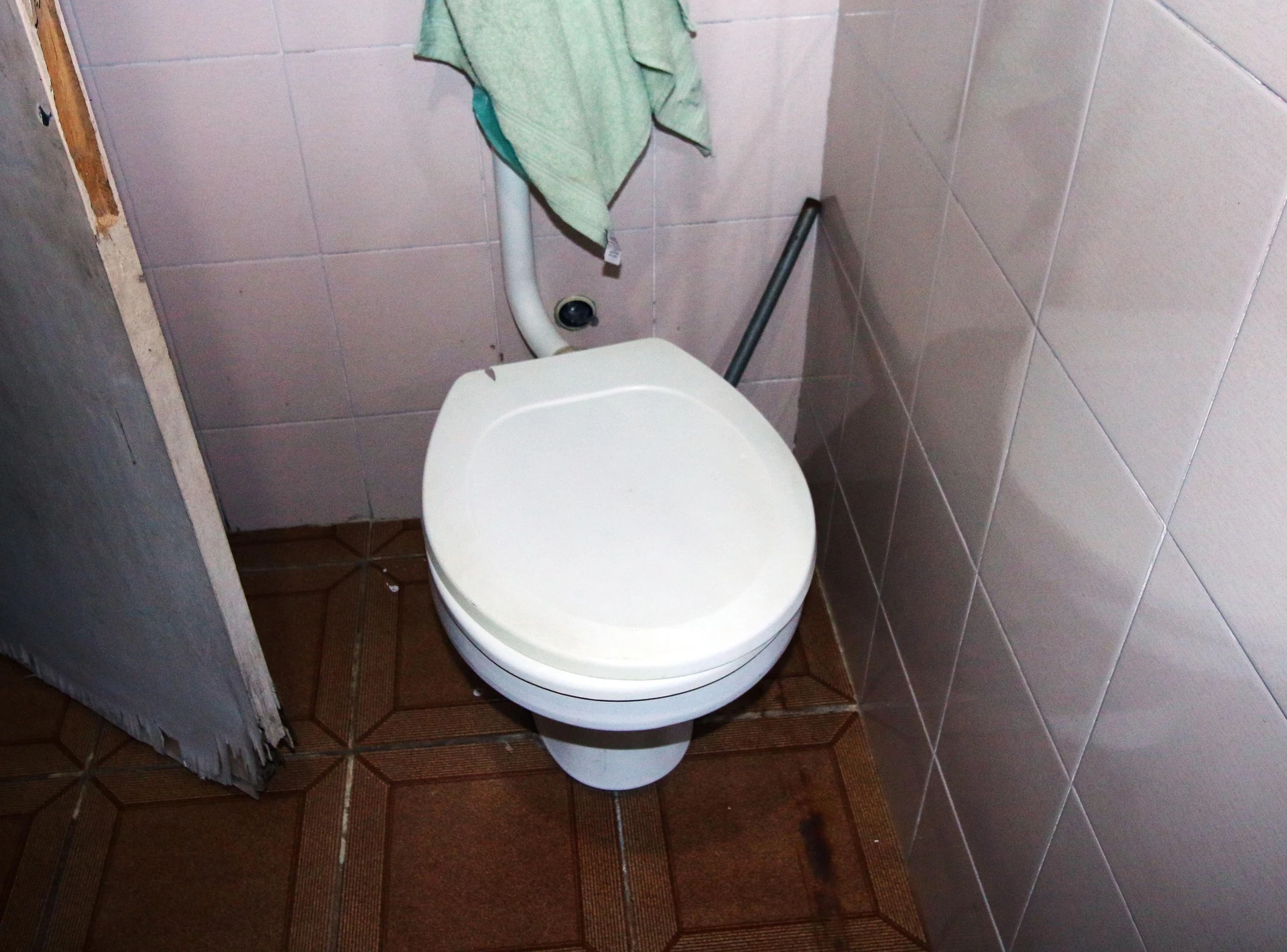 Jacuzzi in a 3-bedroom house, 200 m² — photo 50