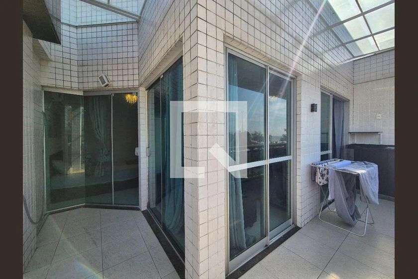 Furnished apartment with a glassed-in balcony — photo 3