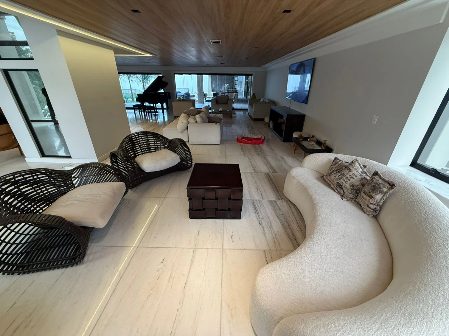 Furnished house with 5 en-suite bedrooms and 600 m² — photo 12