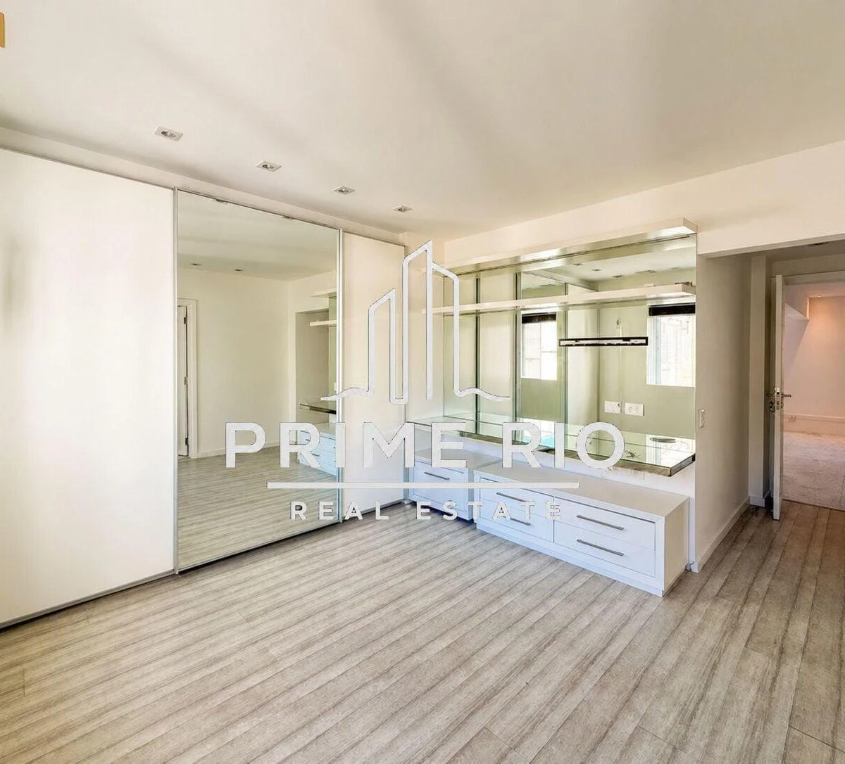 Duplex penthouse with 3 en-suite bedrooms — photo 23