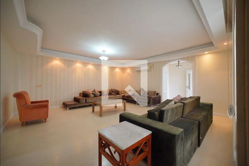 Furnished house, 350 m², with a glass-enclosed balcony — photo 8
