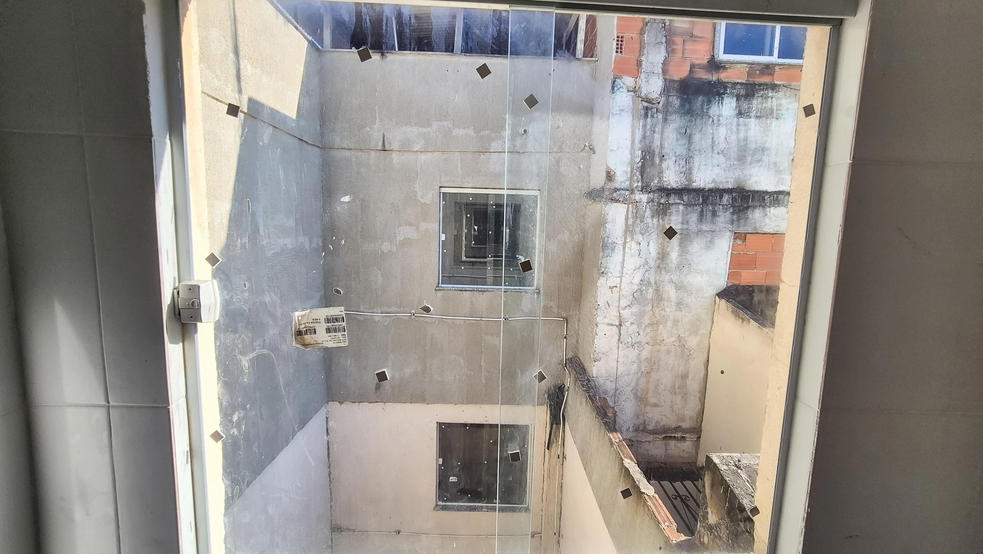 Apartment with 2 bedrooms and a balcony with grill — photo 12