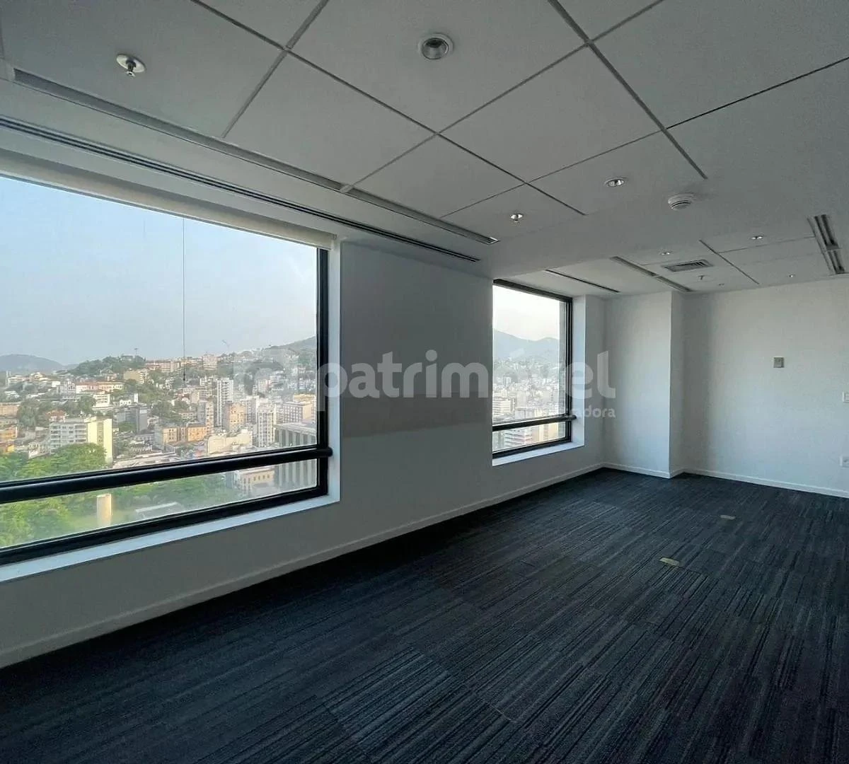 Apartamento de 957 m² com janelas do chão ao teto e vista — photo 21