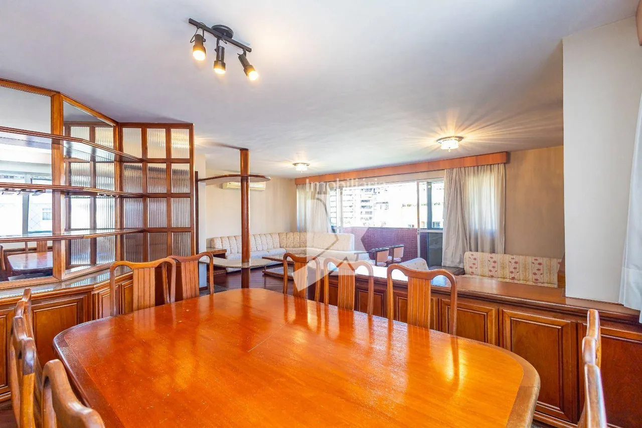 Furnished 3-bedroom apartment with balcony — photo 4