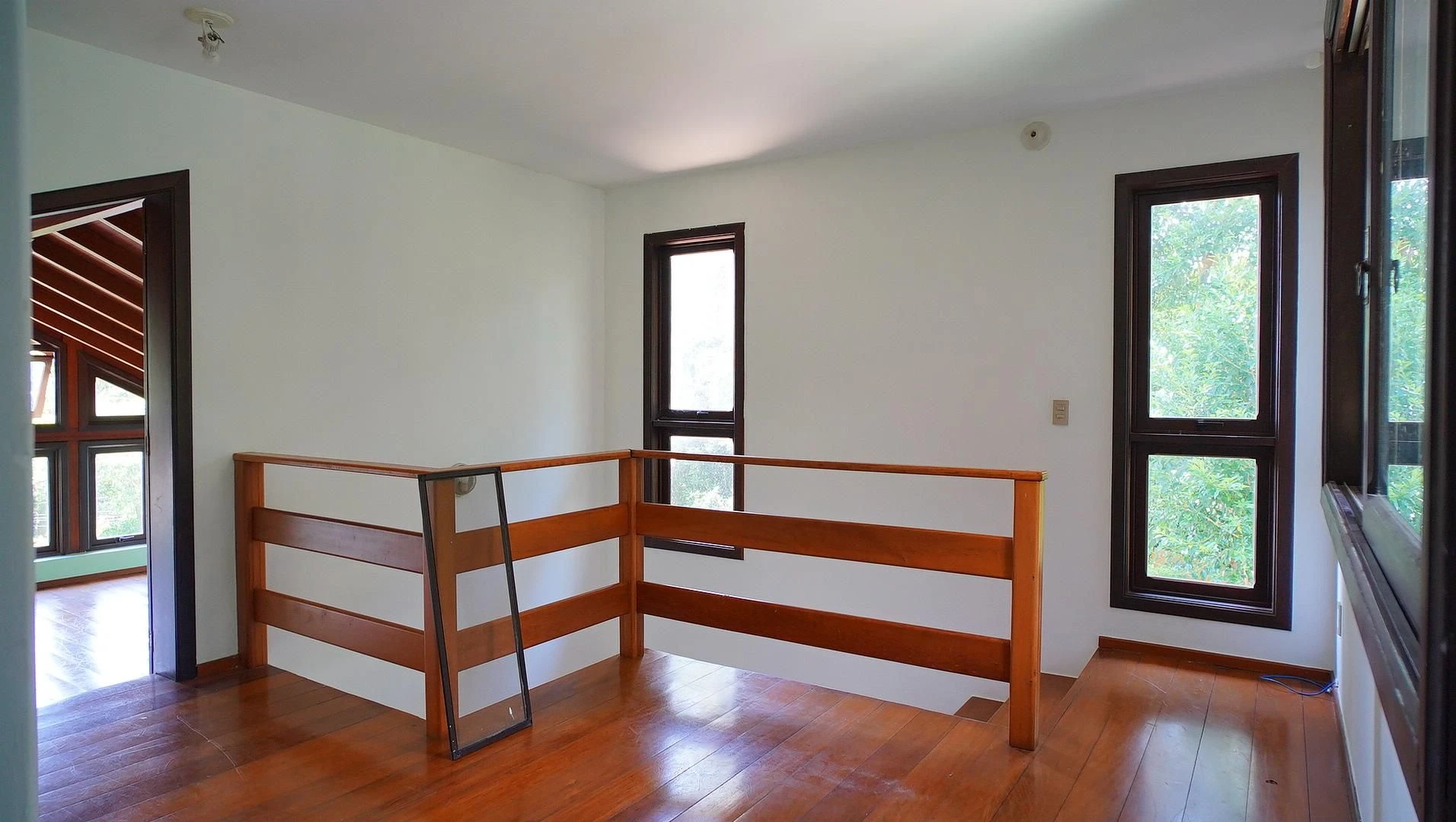 Панорамні вікна та 4 спальні: будинок 735 м² — photo 66