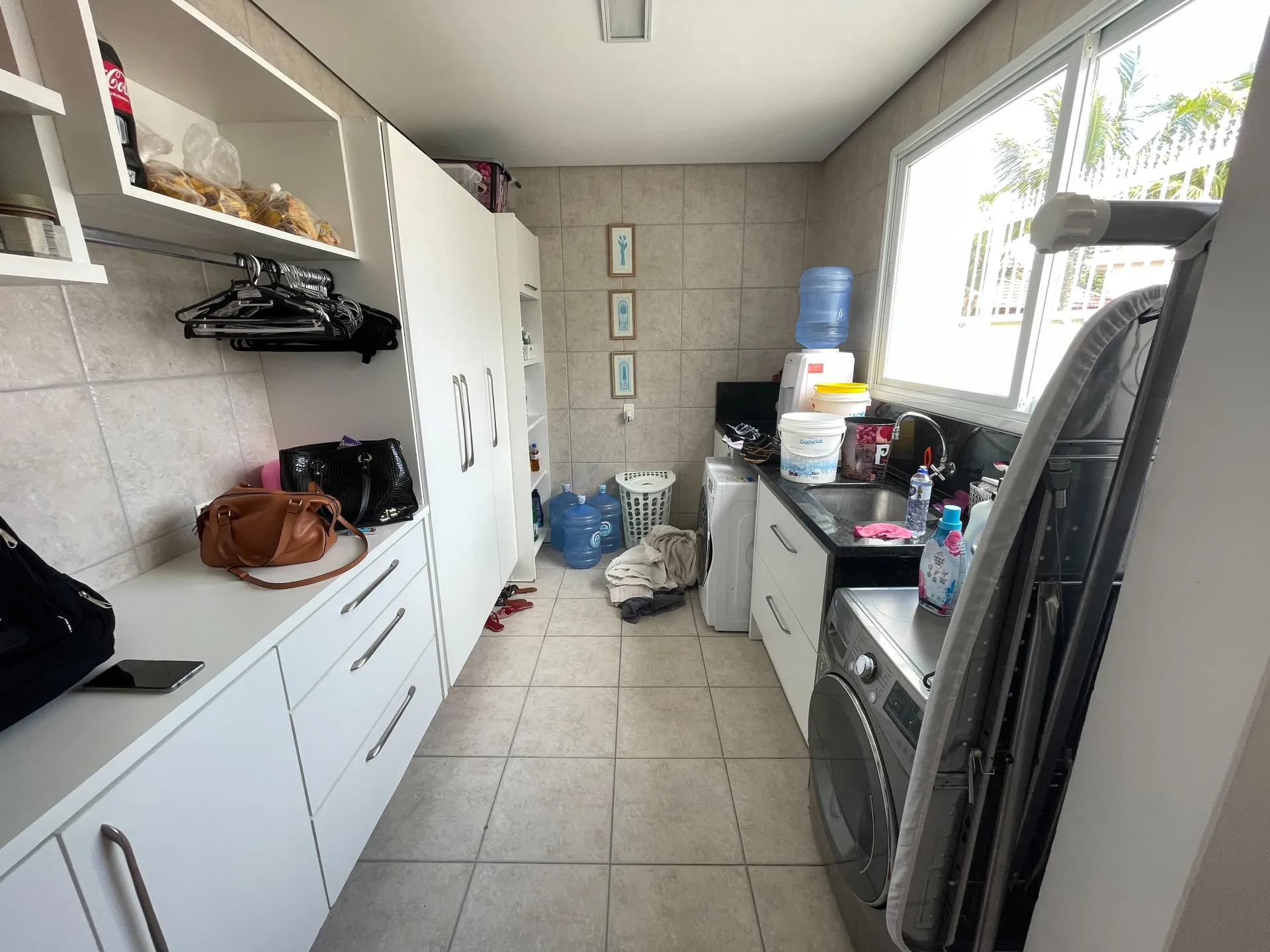 Furnished house with 1000 m², 4 en-suite bedrooms