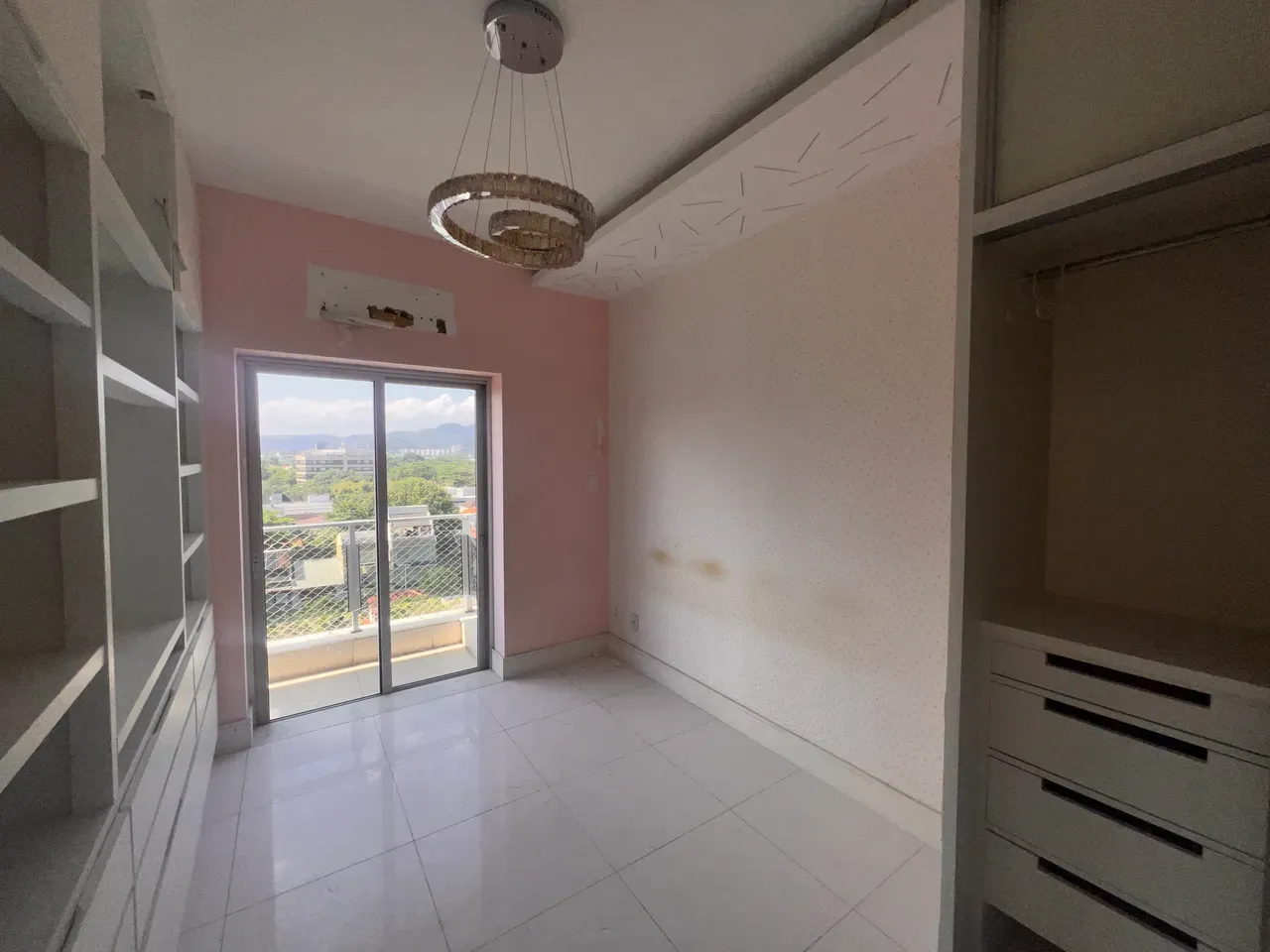 4-bedroom apartment with floor-to-ceiling windows — photo 12