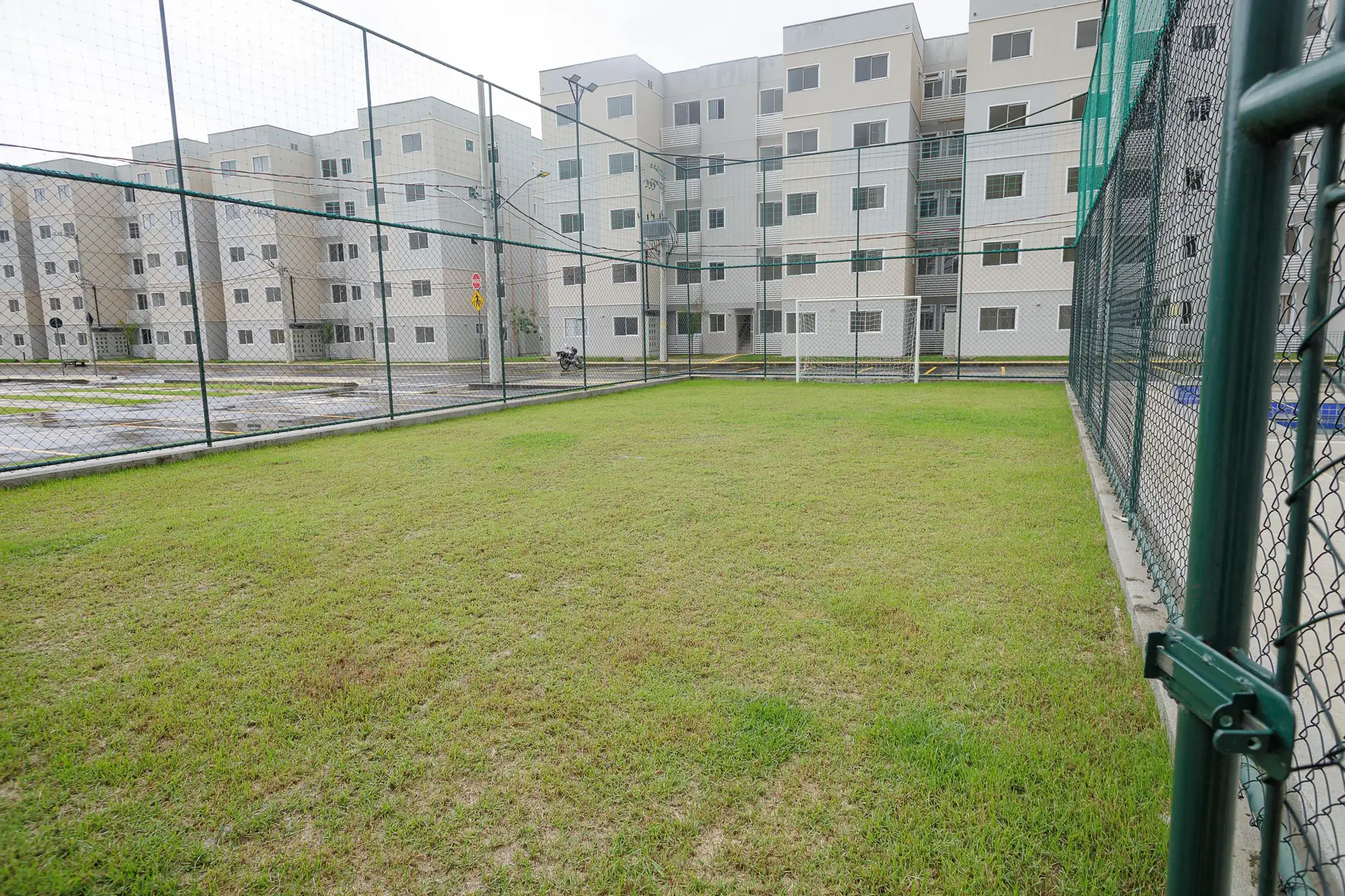 Apartment for rent with 2 bedrooms and a condo pool — photo 21
