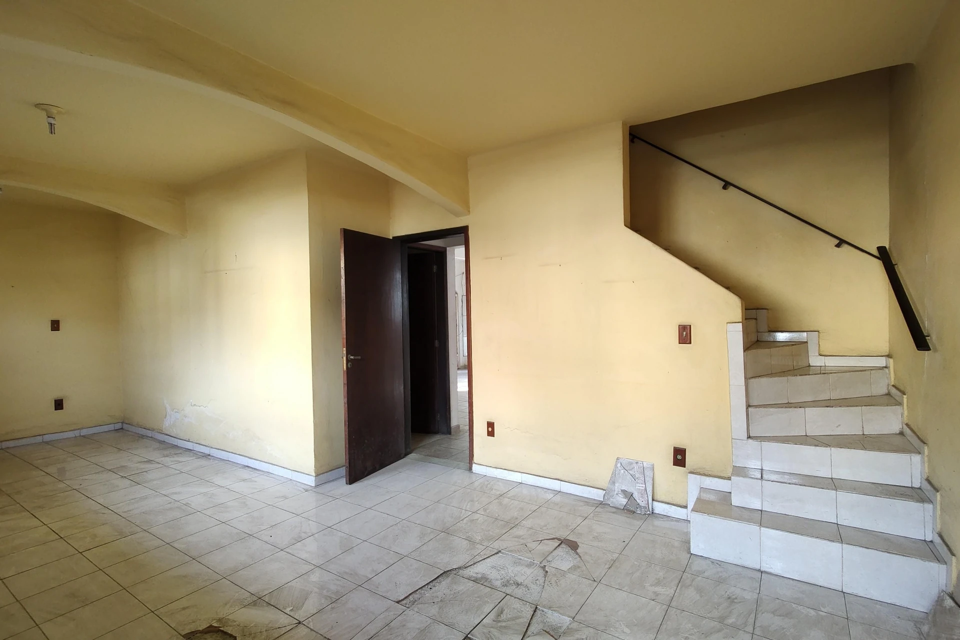 Unfurnished house with 4 bedrooms and private garden — photo 64