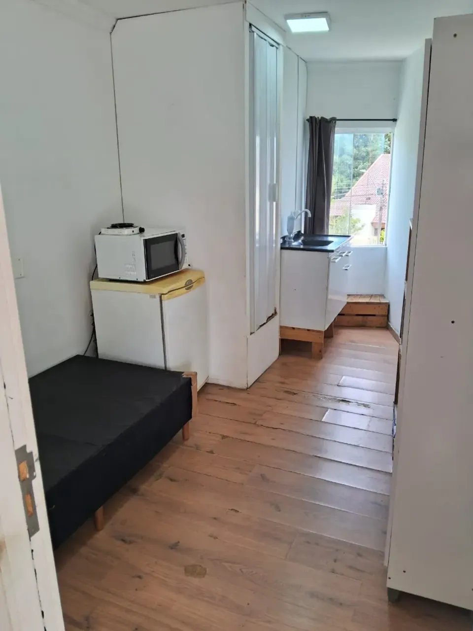 Furnished studio with closed kitchen and 1 parking space — photo 10
