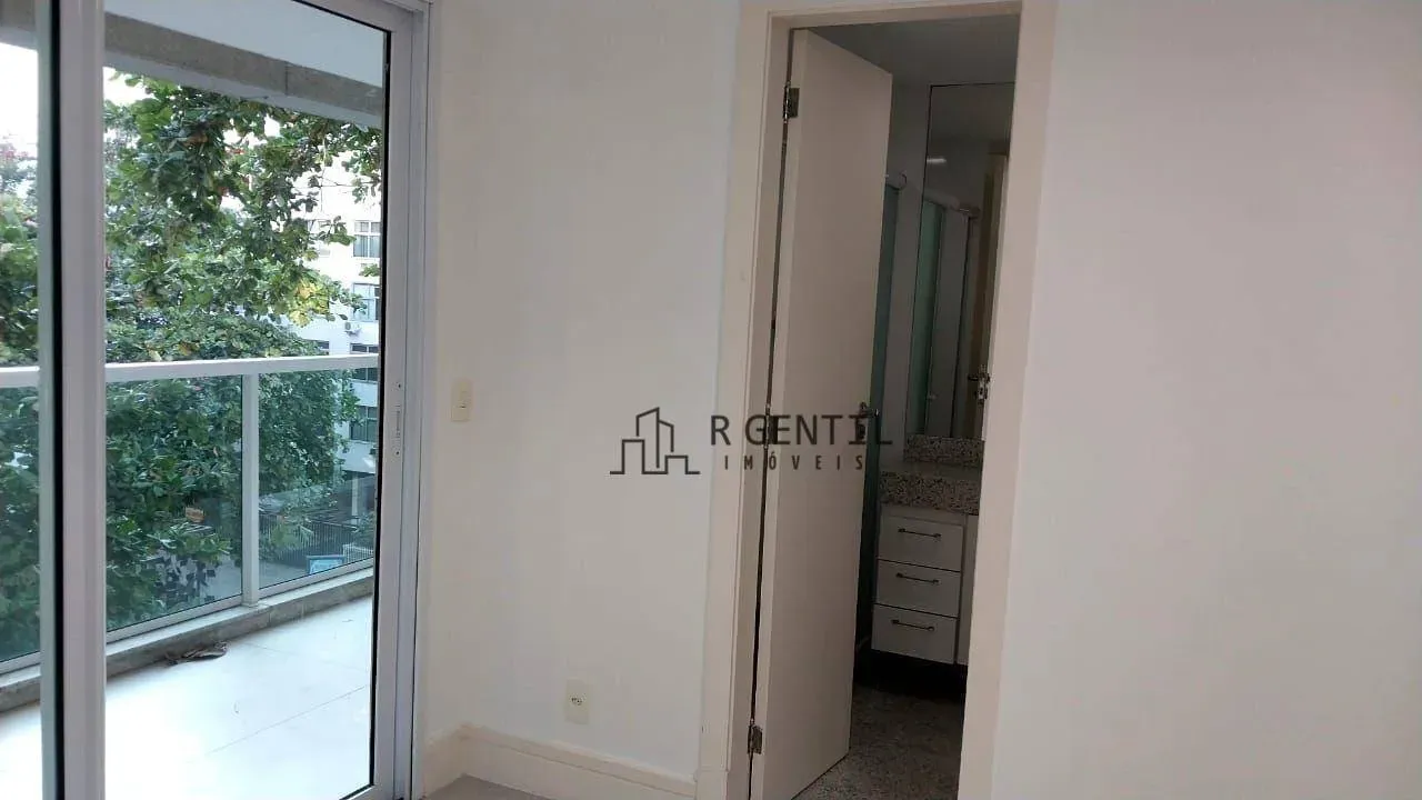 Apartamento com 4 dormitórios e 5 banheiros — photo 9