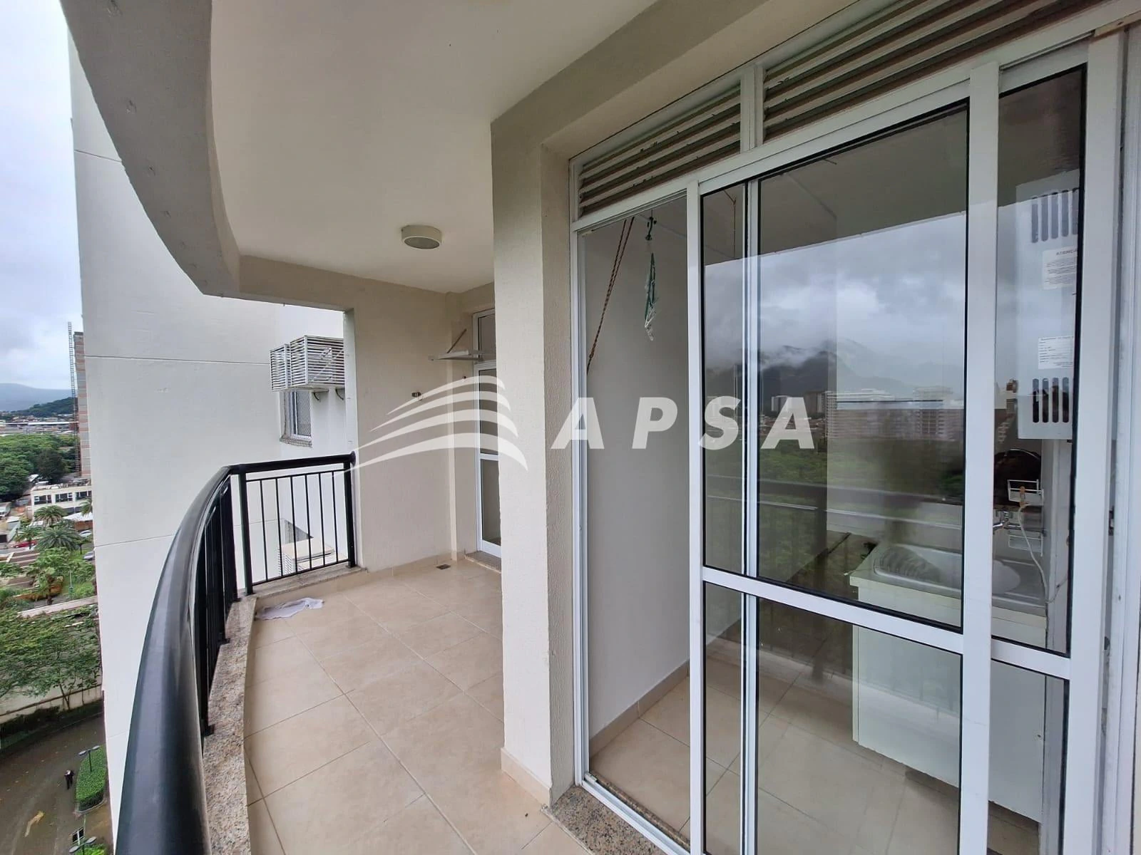 Apartment, 70 m², with a glass-enclosed balcony — photo 25