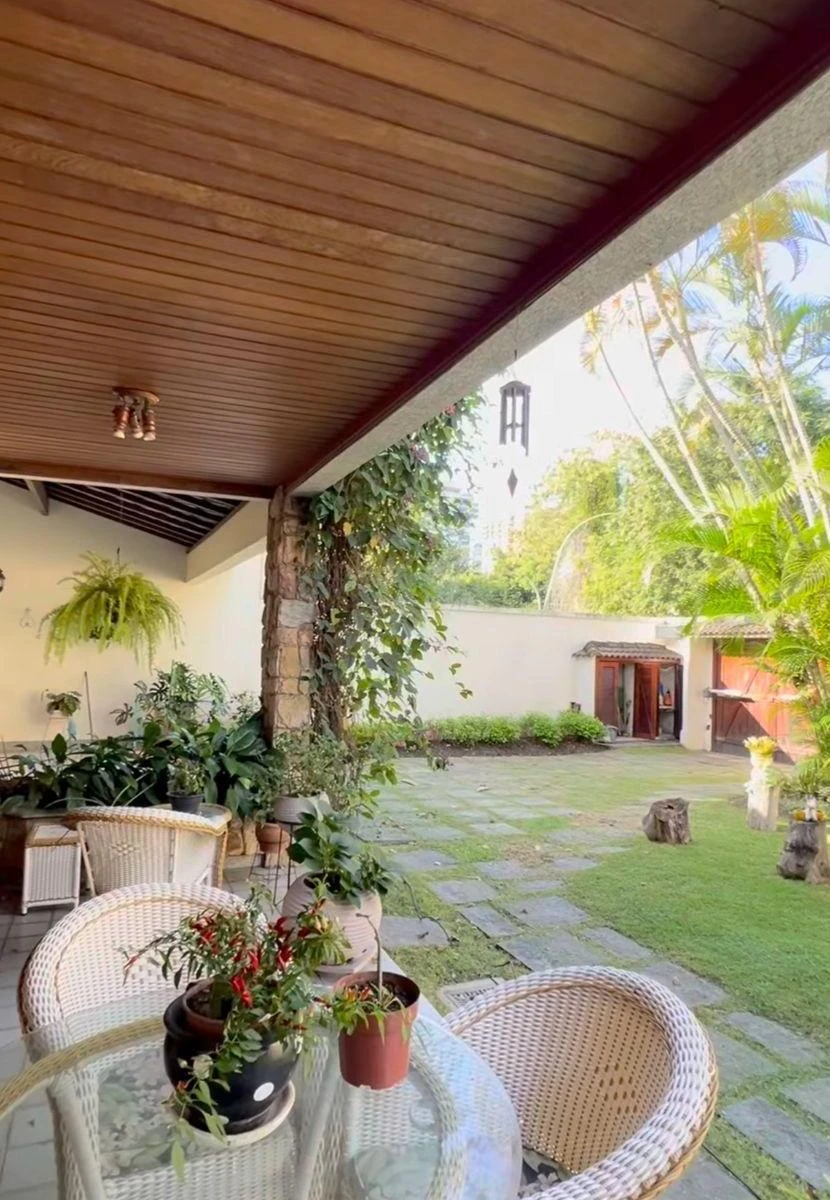 600 m² house with 5 en-suite bedrooms and balcony grill — photo 23