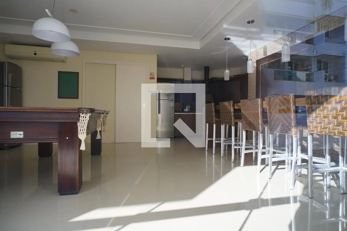 Glass-enclosed balcony in a 2-bedroom apartment, 78 m² — photo 48