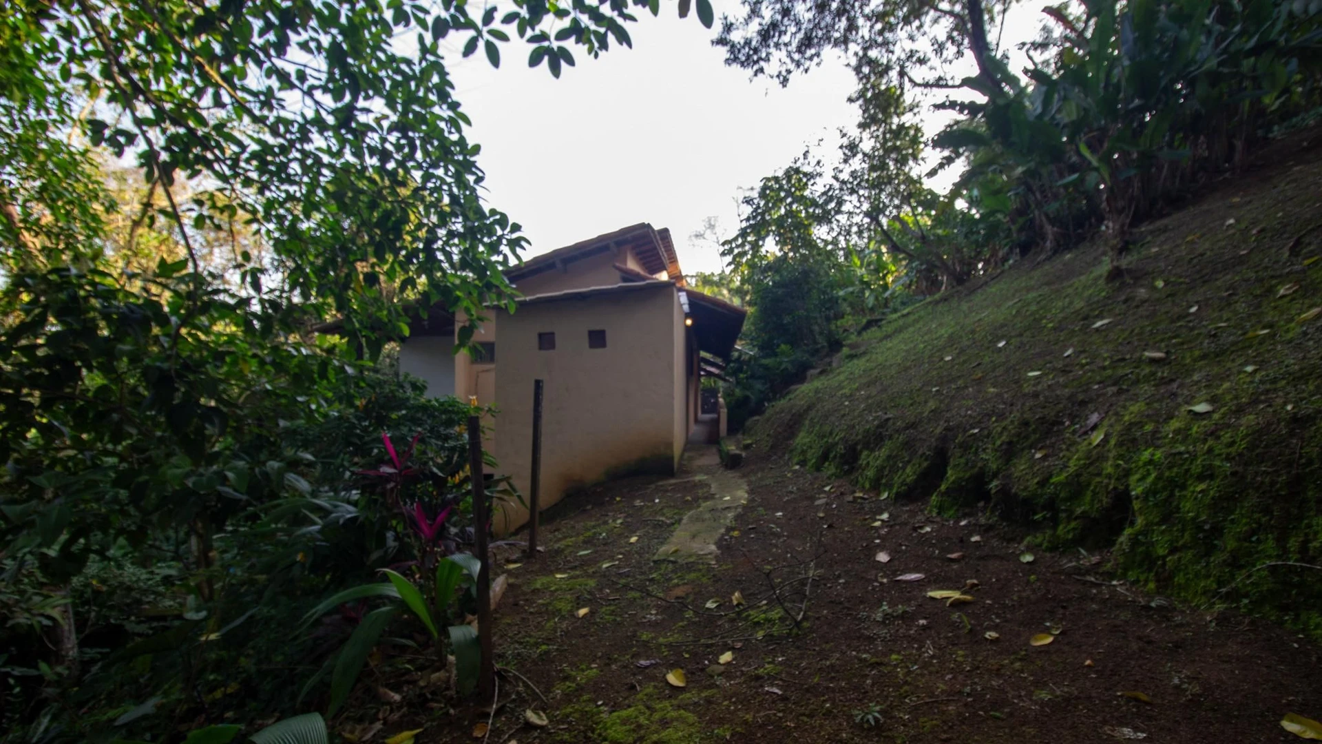 Casa com 4 quartos e 4 banheiros, com 3 vagas — photo 50
