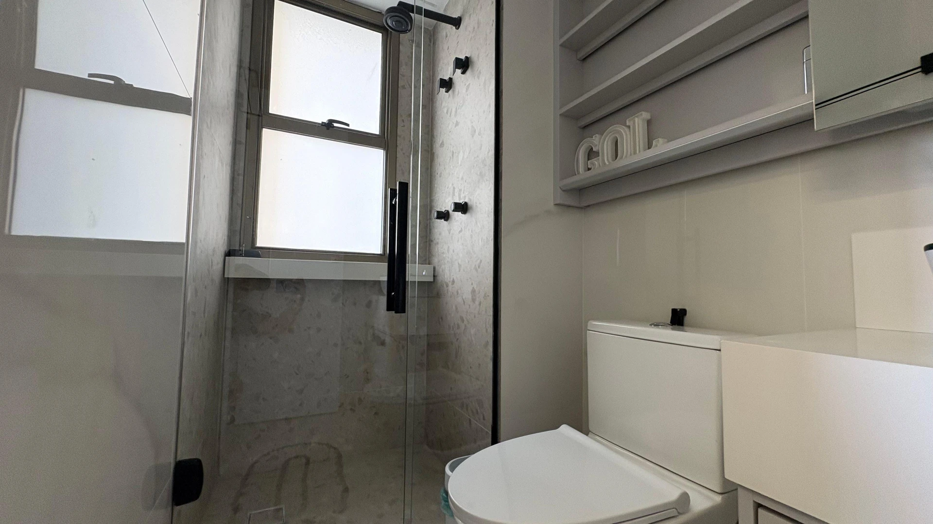 Jacuzzi in a 5-bedroom apartment, 217 m² — photo 61