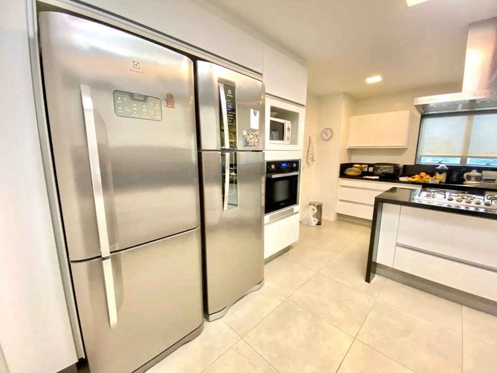 Furnished penthouse with balcony and open-plan kitchen — photo 15